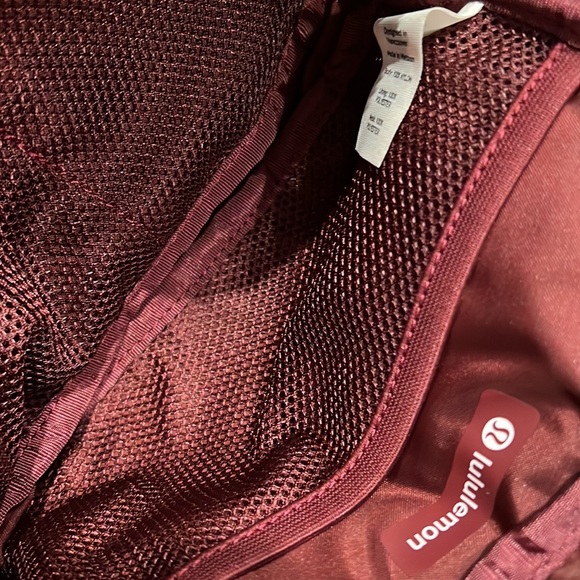 Lululemon Everywhere Belt Bag - Picture 5 of 5